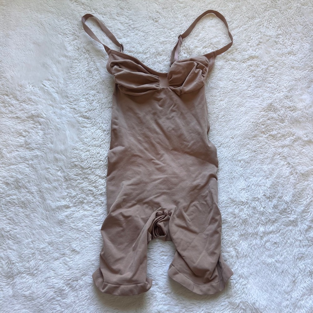 SKIMS Seamless Sculpting Mid-Thigh Bodysuit Size XL Brown Adjustable Straps NWOT
